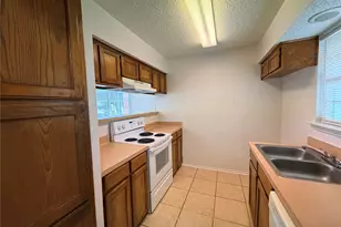 2410 Summer Pl Dr, Arlington, TX 76014 - Photo 6