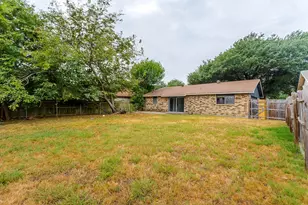 2633 Santa Anna Dr, Grand Prairie, TX 75052 - Photo 32
