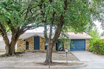 2633 Santa Anna Drive, Grand Prairie, TX 75052 - Photo 2
