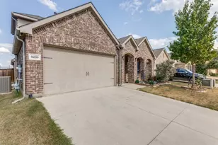 9236 Flying Eagle Ln, Fort Worth, TX 76131 - Photo 2