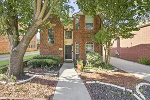 302 Republic Ln, Euless, TX 76040 - Photo 1