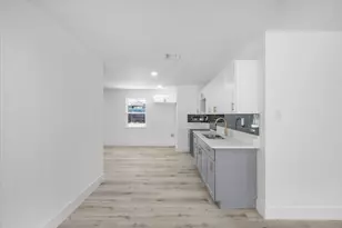 3725 Raphael St, Fort Worth, TX 76119 - Photo 12