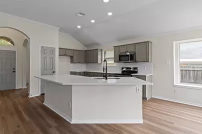 718 W Lonesome Dove Trail, Arlington, TX 76001 - Photo 14