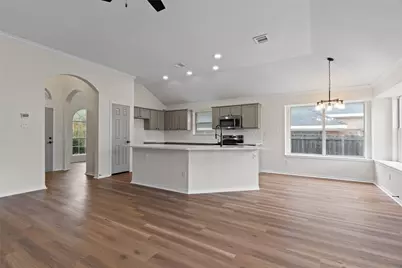 718 W Lonesome Dove Trail, Arlington, TX 76001 - Photo 12