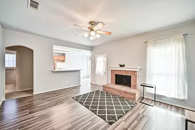 415 Preston Drive, Cleburne, TX 76033 - Photo 4