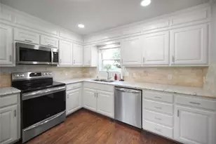 128 Oak Creek St, Jacksboro, TX 76458 - Photo 12