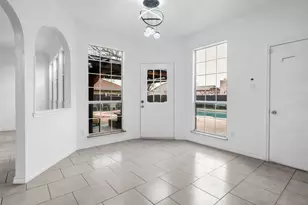 2913 Spartacus Dr, Grand Prairie, TX 75052 - Photo 2