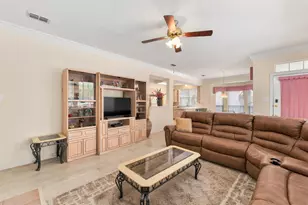 534 Winston St, Grand Prairie, TX 75052 - Photo 16