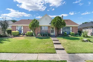 1002 Courtney Dr, Mesquite, TX 75150 - Photo 1