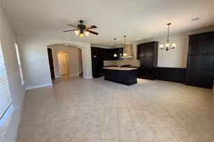 950 Brook Forest Ln, Euless, TX 76039 - Photo 4