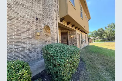 950 Brook Forest Lane, Euless, TX 76039 - Photo 2