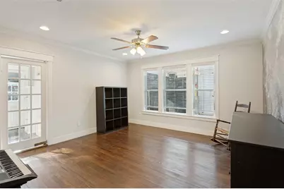1010 Woodlawn Avenue, Dallas, TX 75208 - Photo 14