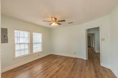 2543 E Ann Arbor Avenue, Dallas, TX 75216 - Photo 4