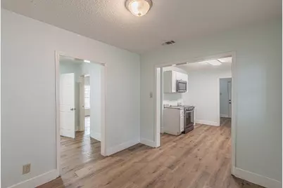 2543 E Ann Arbor Avenue, Dallas, TX 75216 - Photo 12