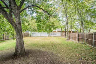 2543 E Ann Arbor Ave, Dallas, TX 75216 - Photo 36
