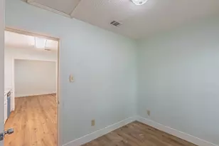 2543 E Ann Arbor Ave, Dallas, TX 75216 - Photo 22