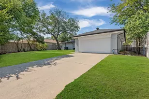 11335 McCree Rd, Dallas, TX 75238 - Photo 28