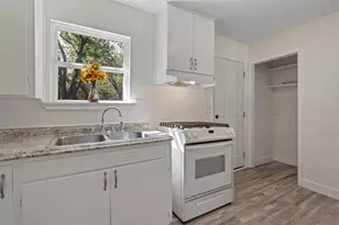 1415 Snyder St, Denton, TX 76209 - Photo 10
