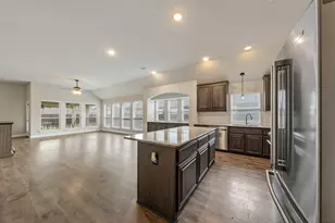 129 Sundance Cir, Waxahachie, TX 75165 - Photo 2
