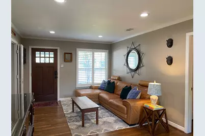 9607 Lakemont Drive, Dallas, TX 75220 - Photo 2