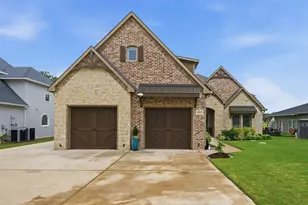 613 Kiowa Dr W, Lake Kiowa, TX 76240 - Photo 2