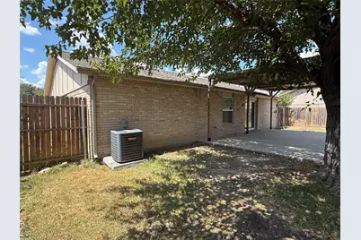 355 Ridgecrest Drive, Saginaw, TX 76179 - Photo 18