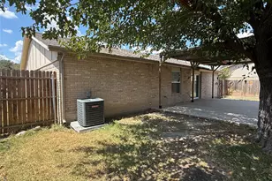 355 Ridgecrest Dr, Saginaw, TX 76179 - Photo 18