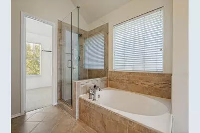 307 Mary Pat Drive, Grand Prairie, TX 75052 - Photo 16