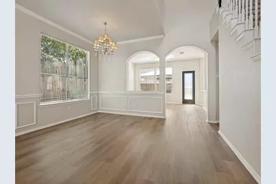 307 Mary Pat Drive, Grand Prairie, TX 75052 - Photo 10