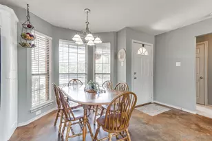 613 E 1st St, Weatherford, TX 76086 - Photo 6