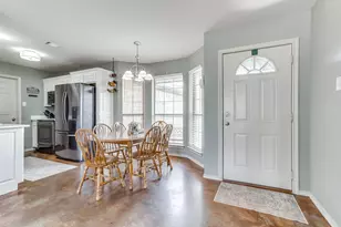 613 E 1st St, Weatherford, TX 76086 - Photo 4