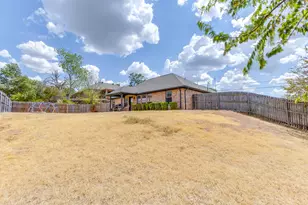 613 E 1st St, Weatherford, TX 76086 - Photo 40