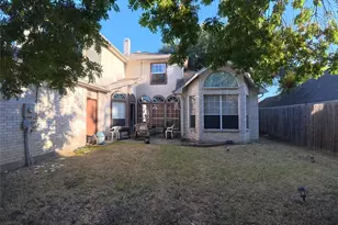 813 Courson Dr, DeSoto, TX 75115 - Photo 2