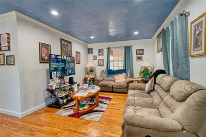 813 Iowa Street, Irving, TX 75060 - Photo 10