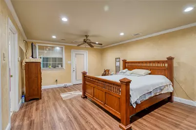 813 Iowa Street, Irving, TX 75060 - Photo 22