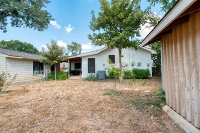 813 Iowa Street, Irving, TX 75060 - Photo 6