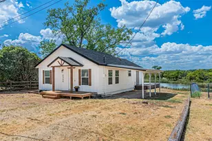 2308 Long Creek Ct, Granbury, TX 76049 - Photo 2