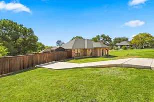 8712 Lake Country Dr, Fort Worth, TX 76179 - Photo 2