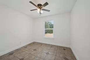 3584 Regal Rd, Fort Worth, TX 76111 - Photo 10