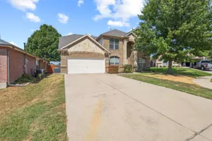 8224 Summerview Ct, Fort Worth, TX 76123 - Photo 2
