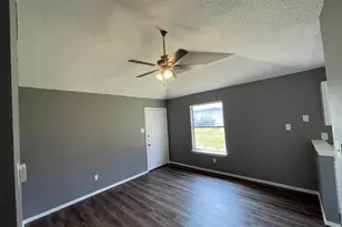 5334 Flamingo Rd, Fort Worth, TX 76119 - Photo 4