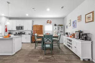 305 Laurel Dr, Justin, TX 76247 - Photo 14