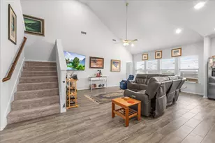 305 Laurel Dr, Justin, TX 76247 - Photo 10