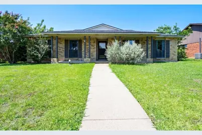 2213 Proctor Drive, Carrollton, TX 75007 - Photo 2
