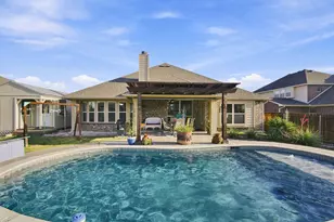 518 Stillwater Dr, Waxahachie, TX 75165 - Photo 2