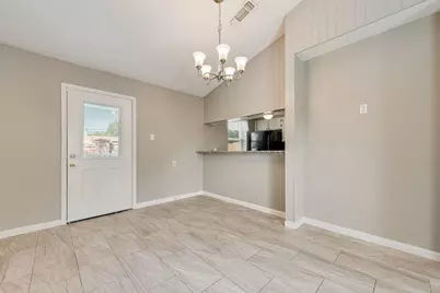 905 Cedarland Boulevard, Arlington, TX 76011 - Photo 8