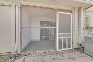 905 Cedarland Blvd, Arlington, TX 76011 - Photo 18