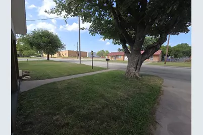 406 Broad Street, Nocona, TX 76255 - Photo 18