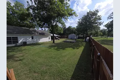 406 Broad Street, Nocona, TX 76255 - Photo 12