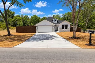 2708 Beechwood St, Granbury, TX 76048 - Photo 2